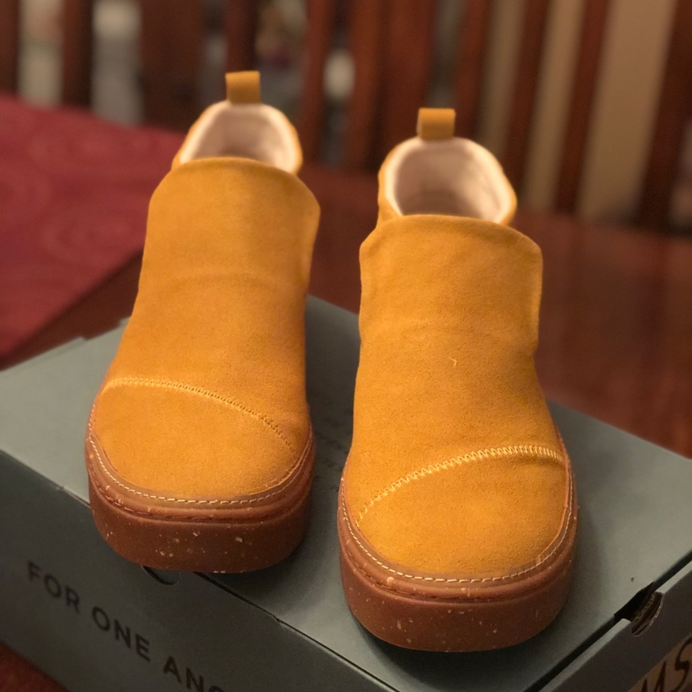 TOMS Paxton Women’s Slip On🦋Suede Water-Resistant